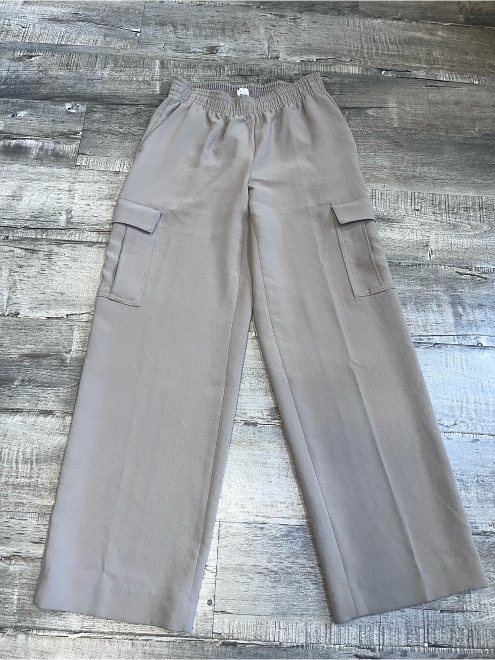 Wilfred Wide-Leg Cargo Pants in Taupe